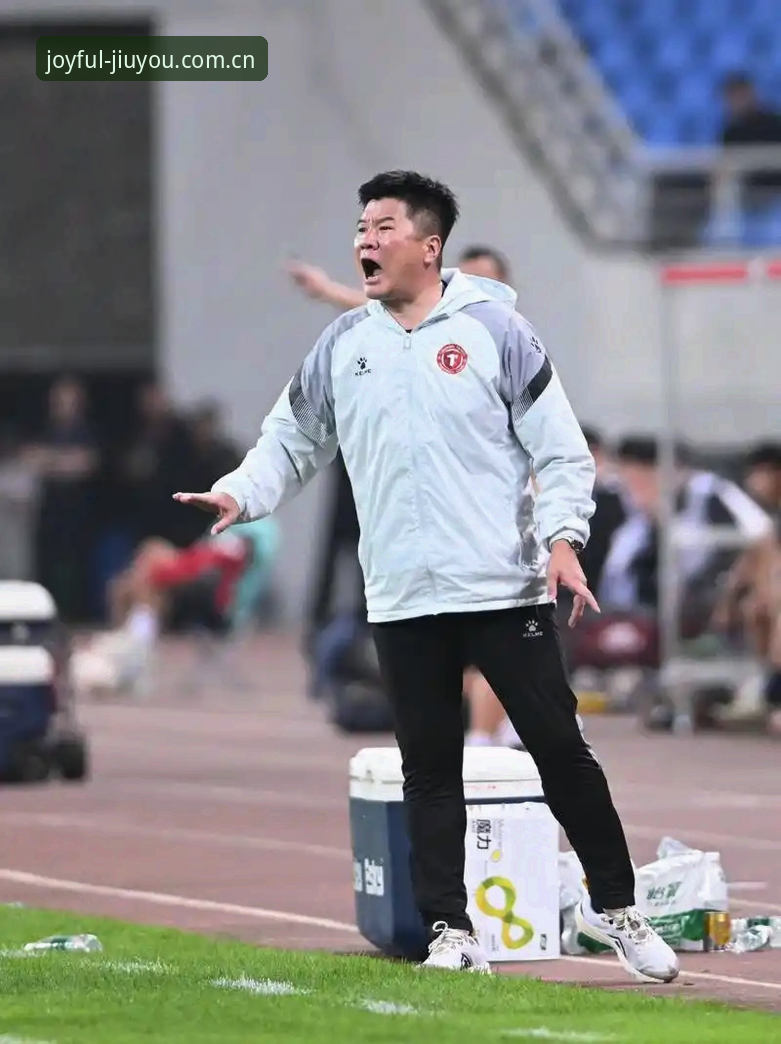 九游JIUYOU安卓下载功能详解 辽宁铁人夏季转会窗口操作详解:换外援、补内援,三中卫体系如何避坑?